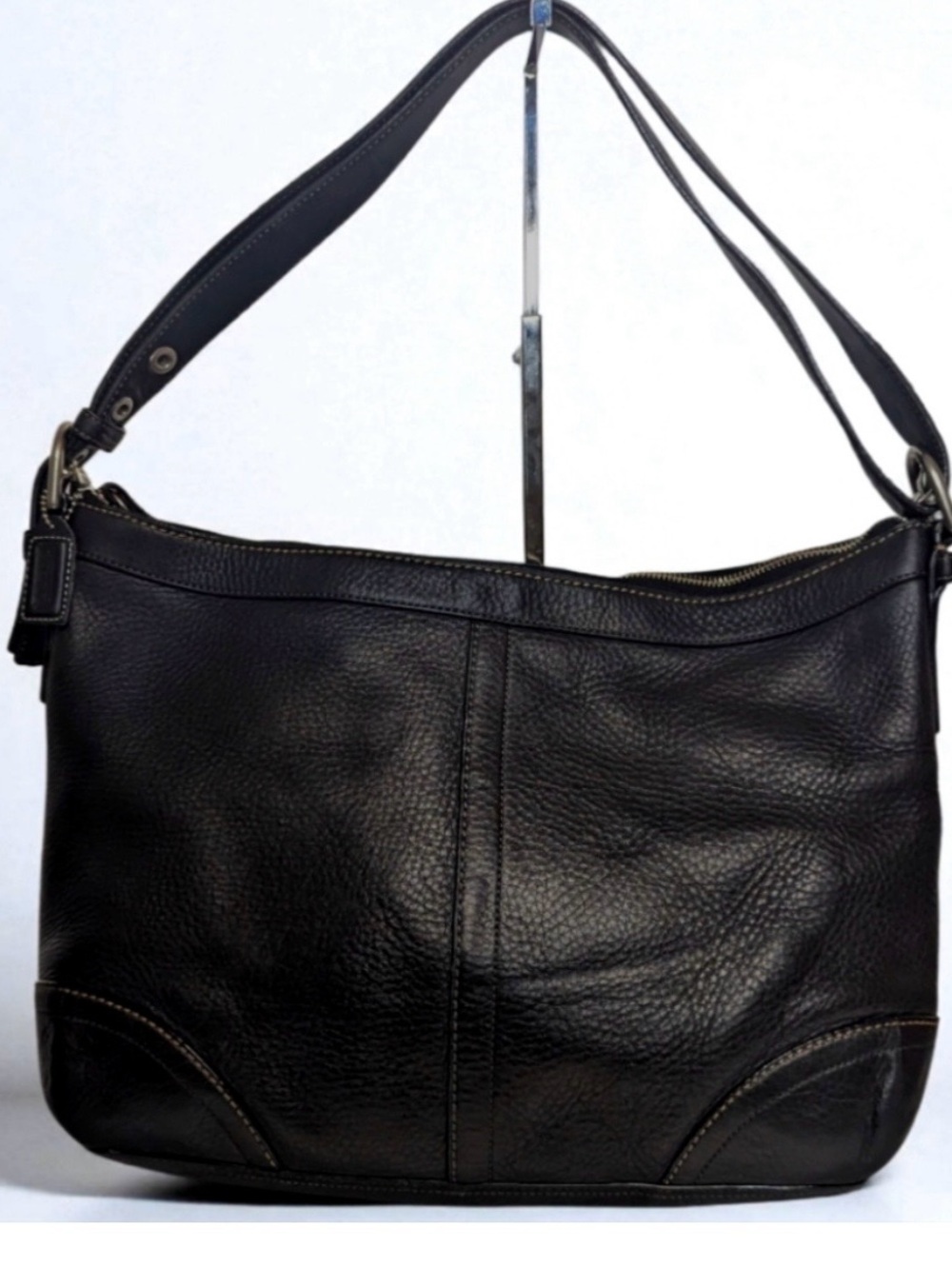 Coach Classic Black Leather Hobo Shoulder Bag - Sleek Everyday Carry